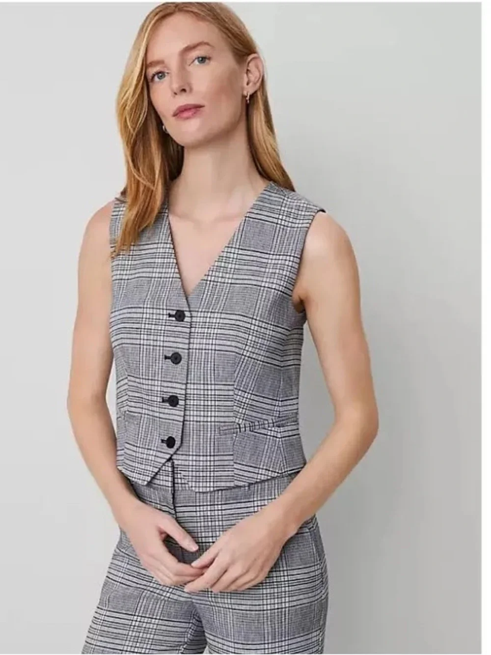 NWT Ann Taylor Plaid Vest, Size 6, perfect for layering or alone with jeans. - Picture 3 of 7